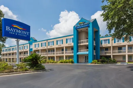 Baymont by Wyndham Gainesville I-75 Отели рядом с достопримечательностью «Канапаха Ботаникал Гарденс»