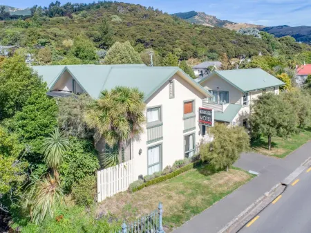 La Rochelle Motel Отели в г. Такамачуа