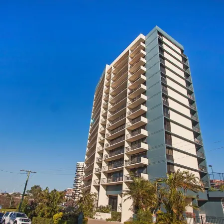 River Plaza Apartments Brisbane Southbank Отели рядом с достопримечательностью «Скалы Кангару-Пойнт»