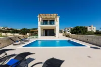 Eudora Luxury Stone Villa - Pools