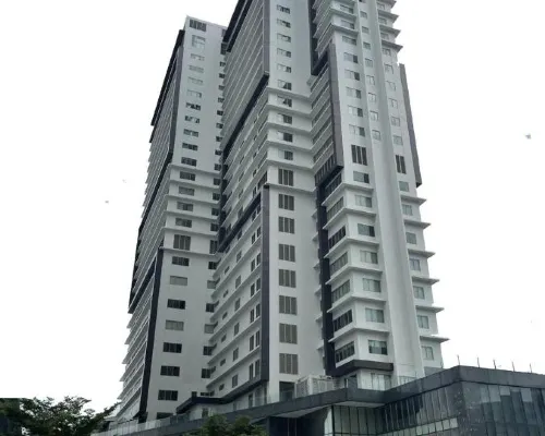 The Residences at Bcct Hotels near Serendra