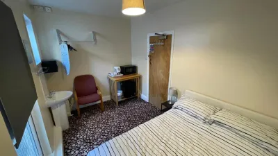 Bayside Guest House Hotels near Coney Beach Porthcawl