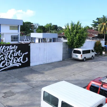 Hometown Hotel - Lacson Bacolod