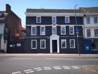 Stone Court House Hotels near Mote Park