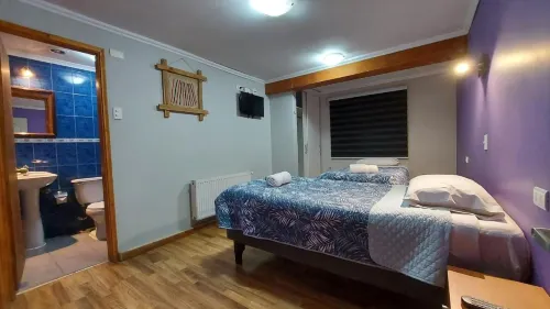 Hostal La Base - Alojamientos