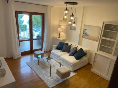 Apartment Mit Meerblick am Strand Costa Azzura