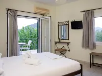 Konstantinos Hotel & Apartments 2 Hotels in Ellomeno