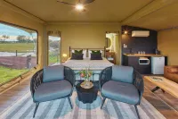 Willow Wood Glamping Retreat Hotels near Underwater Observatory