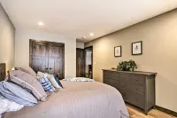 Spacious 6Br Lake Victoria Retreat w/ Private Dock - parking