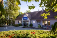Kyriad Bellegarde - GENÈVE Hotels in Brénod