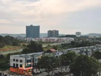 Walking Distance to Mount Austin - 6 Pax Newly Renovated Hotels in Tebrau
