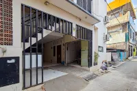 Homestay Cemara Bekasi Mitra RedDoorz Hotels in East Bekasi