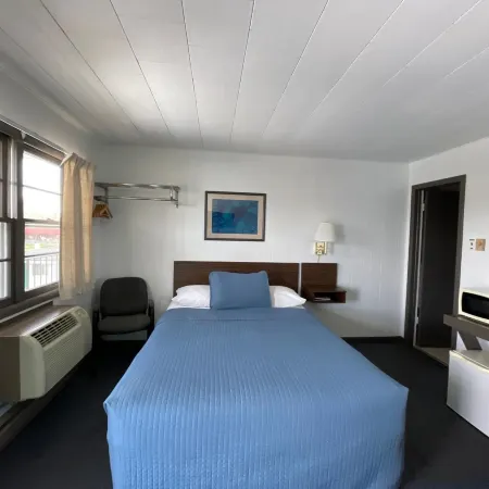 Colonial Motel