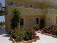 Kontessa Apartments Hoteles cerca de Paradise Beach