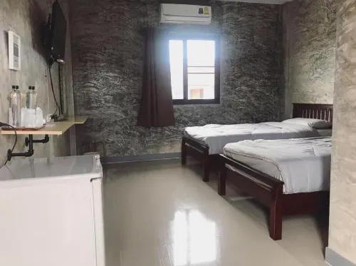 Yoji House and Cafe Hotels in Doi Lo
