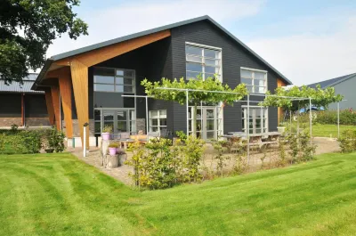 Erve 't Hacht Hotels in Anevelde