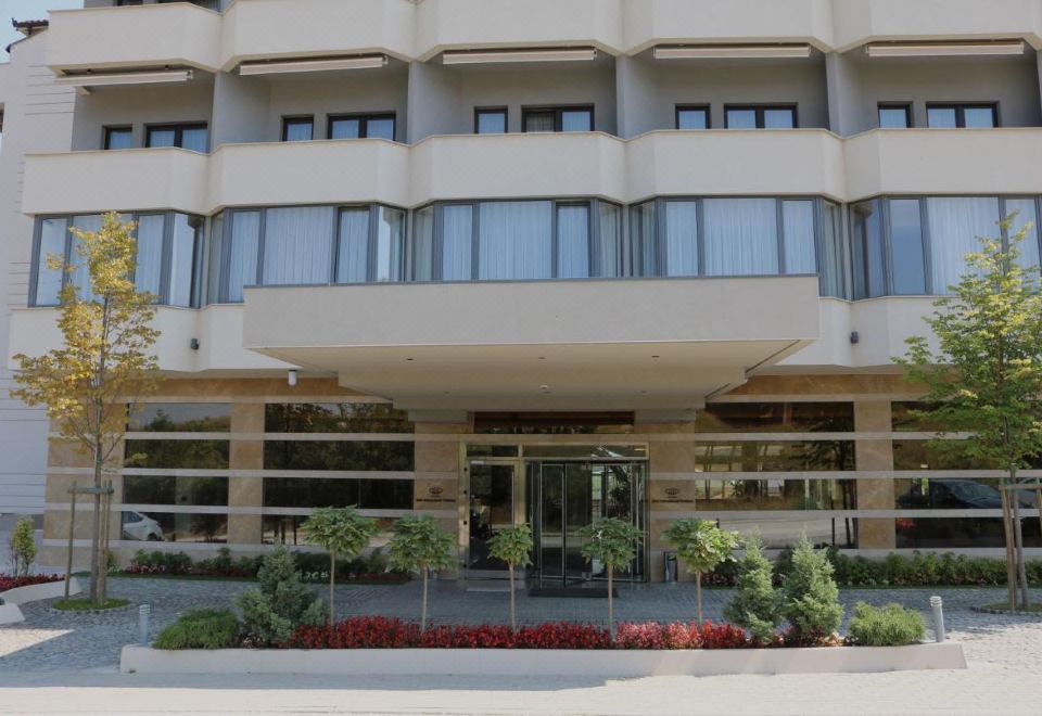 호텔 인터내셔널 프리스티나 & 스파