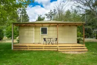 Russell Falls Holiday Cottages Hotels in Hamilton