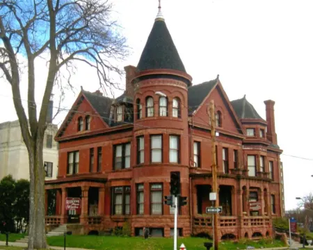 The Redstone Inn and Suites Hotels in Dubuque