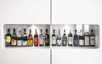 Young Backpackers Homestay - bar