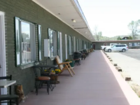 Bryce Zion Inn Hotels in Hatch