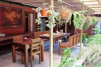 Cempaka Borobudur Guest House Hotels in Majaksingi