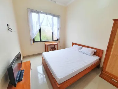 Griya Shinta Syariah Solo Mitra RedDoorz Hotel di Kecamatan Banjarsari