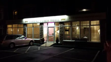 Queens Plaza Hotel Отели в г. Thornton-Cleveleys