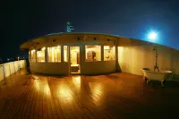 Vintage Luxury Yacht Hotel Hotel in zona University of East Yangon