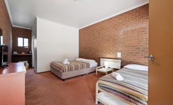 The Harrietville Snowline Hotel