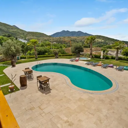 Zeyt Inn Hotel