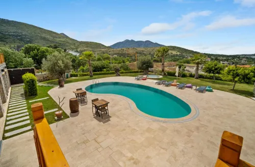 Zeyt Inn Hotel
