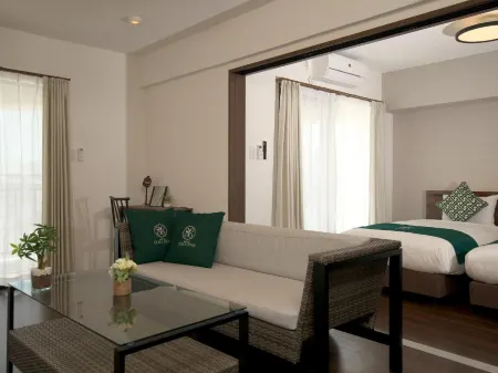 Hotel Y'Rise to Urasoe Отели рядом с достопримечательностью «Urasoe Dai Park»