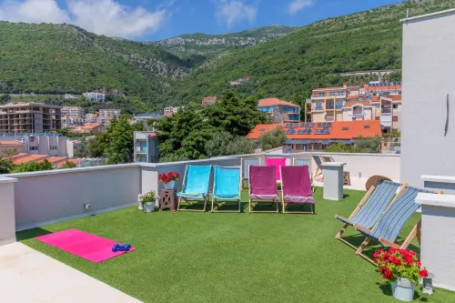 Apartments Fortunella Hotels in Petrovac