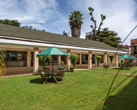 Three Steers Hotel Hotels in Meru