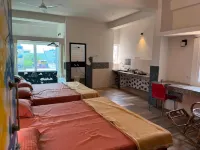 Nirman Homestay 5 Minutes Walk to Beach 푸리 호텔