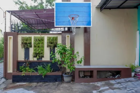 RedDoorz Near Jalan Adi Sucipto Solo