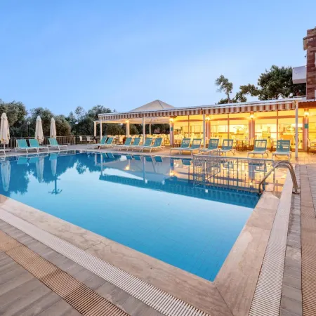 Hanedan Beach Hotel