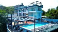 The Views Resort - bar