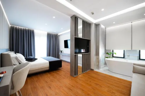 Naos Luxury Hotel