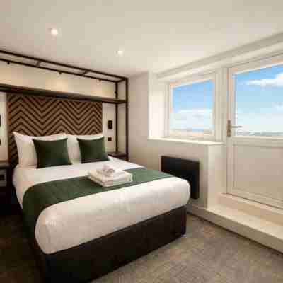 Glass Tower - by Central Beach Leisure Rooms