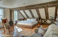 The Woodstocker B&B Отели рядом с достопримечательностью «Публичная библиотека Норман Уильямс»