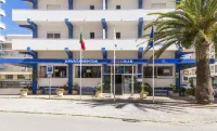 Rosamar Apartamentos Hotels near Fisherman's Beach