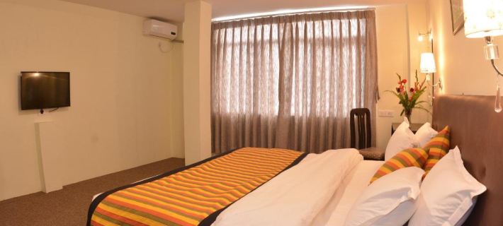 Hotel Serenity Kathmandu Hotele w: Katmandu