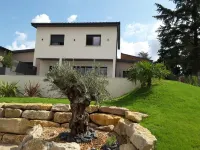 Villa'VI Lyon Est Chambres d'Hôtes فنادق في Corbas