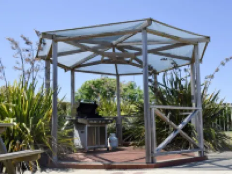 บีชเวย์ โมเทล แอนด์ เรสเตอรองท์ โรงแรมในUlverstone