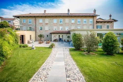 Tenuta Bricchi Hotels in Serralunga dAlba