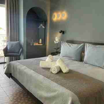 Victoria by Petit Chic Rooms