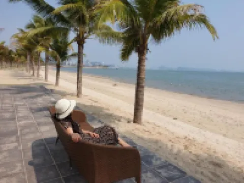 Golden Palm HaLong Hotel