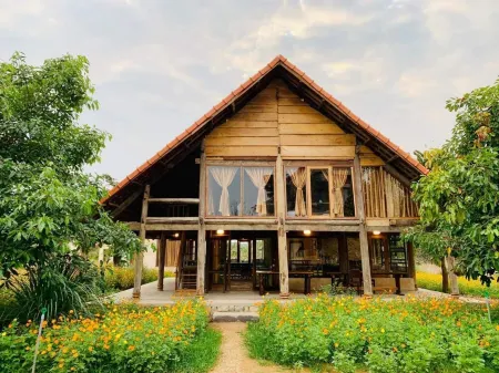 HappyZen Farm Отели в г. Bung Rieng